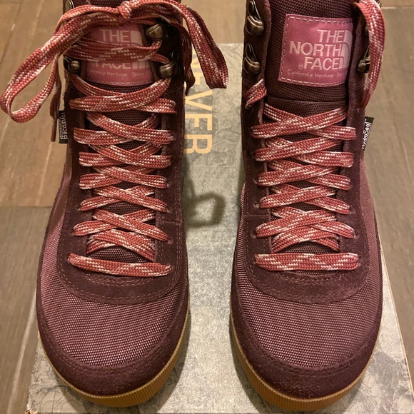 The North Face Shoes - North Face Back to Berkeley II Boots, Sz 7